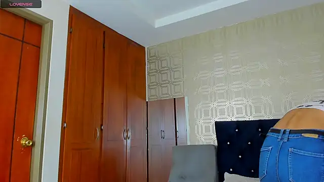 Snapshot of evelyn_wine chatting on 28, 1, 2025 evelyn wine online show from 28, 1, 2025