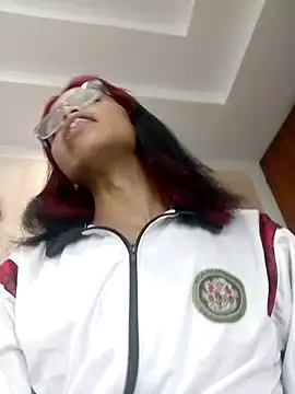 Snapshot of evelyn_wine chatting on 1, 2, 2025 evelyn wine online show from 1, 2, 2025