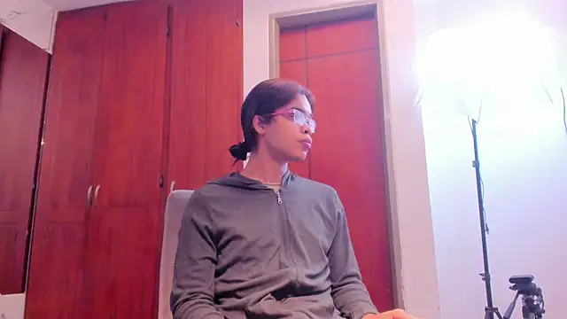 Snapshot of evelyn_wine chatting on 20, 9, 2025 evelyn wine online show from 20, 9, 2025