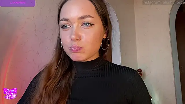Snapshot of plushy_pixie chatting on 14, 12, 2024 plushy pixie online show from 14, 12, 2024