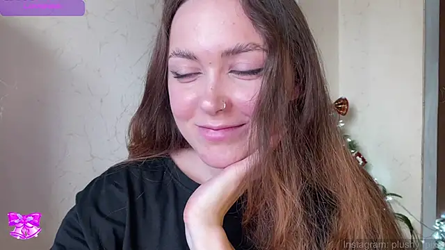 Snapshot of plushy_pixie chatting on 22, 12, 2024 plushy pixie online show from 22, 12, 2024