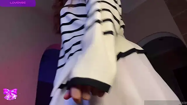 Snapshot of plushy_pixie chatting on 28, 12, 2024 plushy pixie online show from 28, 12, 2024