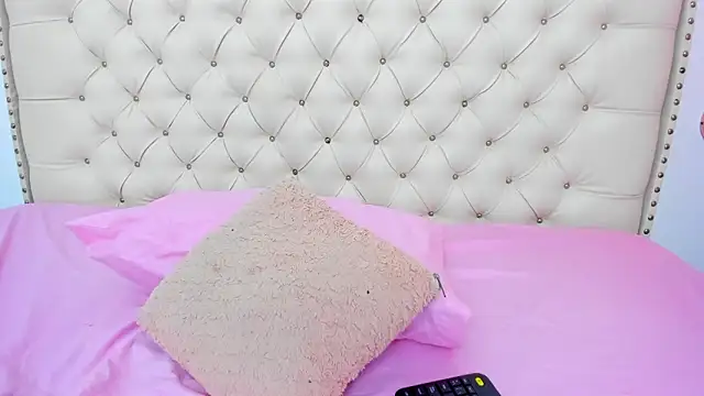 Kim Eli online show from 1, 2, 2025