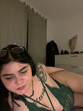 Snapshot of alexaandreea99 chatting on 16, 12, 2024 alexaandreea99 online show from 16, 12, 2024