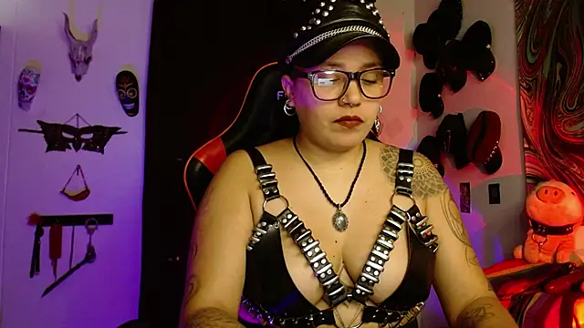 Snapshot of LilithSharon chatting on 5, 2, 2026 LilithSharon online show from 5, 2, 2026