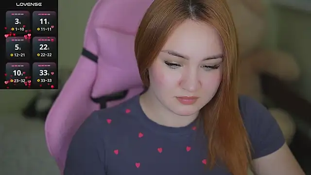 Snapshot of LovelyBell chatting on 18, 10, 2025 LovelyBell online show from 18, 10, 2025