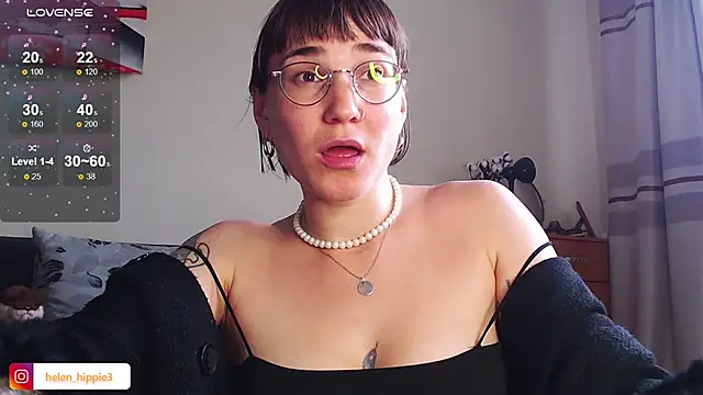 Snapshot of FoxRineHelen chatting on 11, 9, 2025 FoxRineHelen online show from 11, 9, 2025