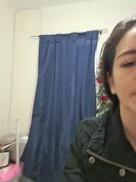 Snapshot of Hanny_24 chatting on 15, 12, 2025 Hanny 24 online show from 15, 12, 2025