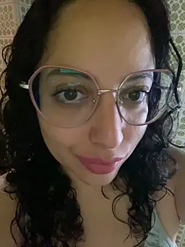 Snapshot of babyluna939 chatting on 11, 10, 2025 babyluna939 online show from 11, 10, 2025