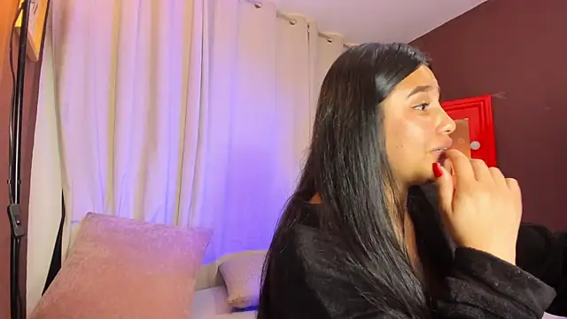 Little Ivy online show from 23, 2, 2026