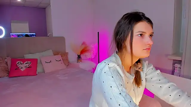 Laura Leee online show from 10, 2, 2025