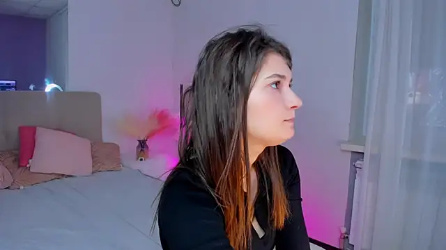 Laura Leee online show from 14, 3, 2025