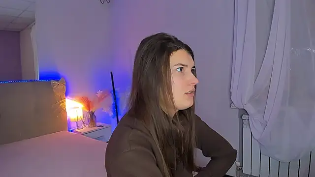 Laura Leee online show from 6, 2, 2026