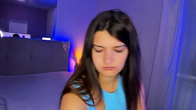 Laura Leee online show from 28, 6, 2026
