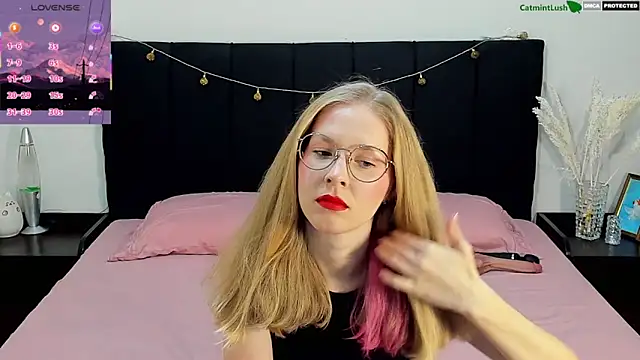 Snapshot of CatmintLush chatting on 17, 6, 2026 CatmintLush online show from 17, 6, 2026