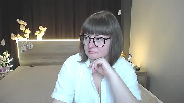 ZannaDreil online show from 6, 4, 2026