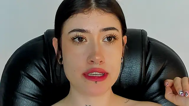 Snapshot of melody_suarez chatting on 8, 1, 2025 melody suarez online show from 8, 1, 2025