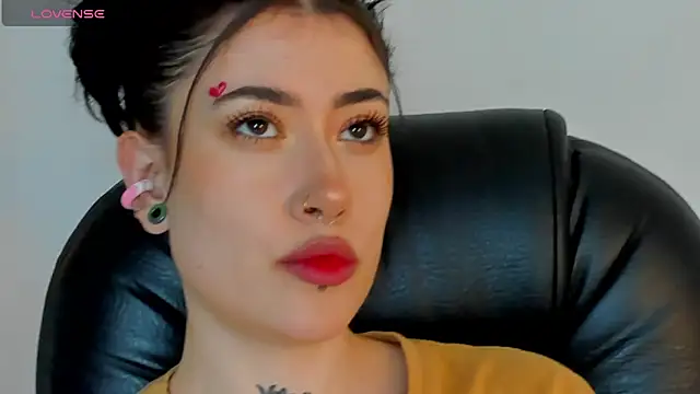 Snapshot of melody_suarez chatting on 14, 1, 2025 melody suarez online show from 14, 1, 2025