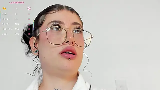 Snapshot of melody_suarez chatting on 9, 3, 2025 melody suarez online show from 9, 3, 2025