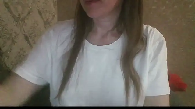 Snapshot of Sladkiegubki chatting on 1, 12, 2025 Sladkiegubki online show from 1, 12, 2025