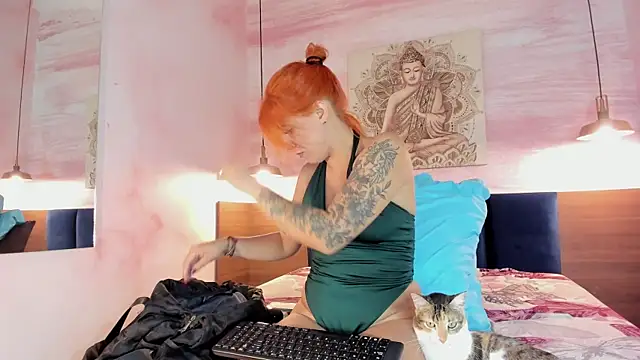 Snapshot of MelaniieRoux chatting on 6, 2, 2026 MelaniieRoux online show from 6, 2, 2026