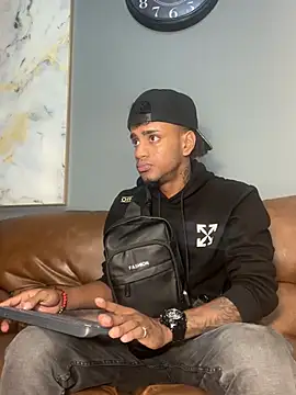 Snapshot of AaronCruz_ chatting on 29, 12, 2024 AaronCruz online show from 29, 12, 2024