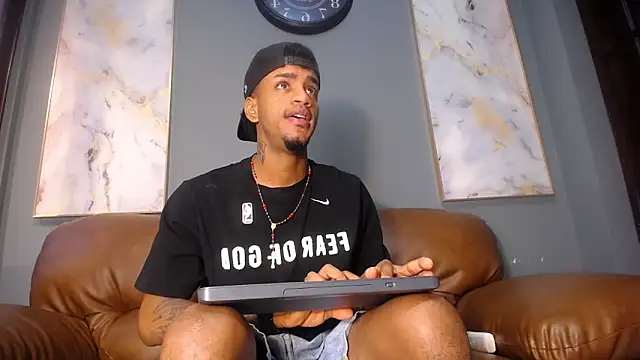 Snapshot of AaronCruz_ chatting on 3, 1, 2025 AaronCruz online show from 3, 1, 2025