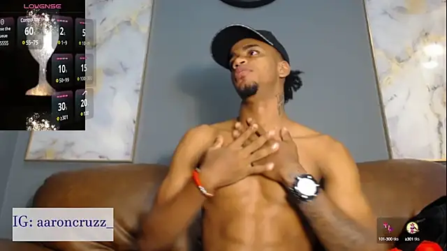 Snapshot of AaronCruz_ chatting on 9, 1, 2025 AaronCruz online show from 9, 1, 2025