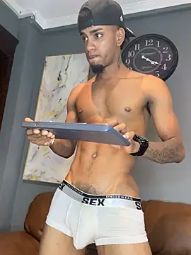 Snapshot of AaronCruz_ chatting on 27, 1, 2025 AaronCruz online show from 27, 1, 2025