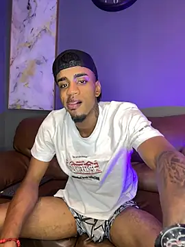 Snapshot of AaronCruz_ chatting on 28, 1, 2025 AaronCruz online show from 28, 1, 2025