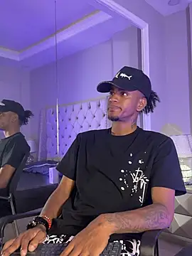 Snapshot of AaronCruz_ chatting on 8, 2, 2025 AaronCruz online show from 8, 2, 2025