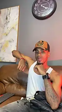 Snapshot of AaronCruz_ chatting on 13, 2, 2025 AaronCruz online show from 13, 2, 2025