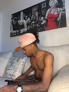 Snapshot of AaronCruz_ chatting on 14, 2, 2025 AaronCruz online show from 14, 2, 2025