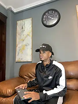 Snapshot of AaronCruz_ chatting on 15, 2, 2025 AaronCruz online show from 15, 2, 2025