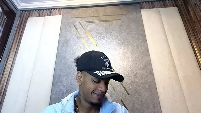 Snapshot of AaronCruz_ chatting on 25, 2, 2025 AaronCruz online show from 25, 2, 2025