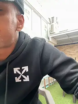 Snapshot of AaronCruz_ chatting on 27, 2, 2025 AaronCruz online show from 27, 2, 2025