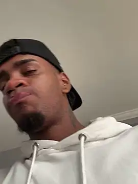 Snapshot of AaronCruz_ chatting on 10, 3, 2025 AaronCruz online show from 10, 3, 2025