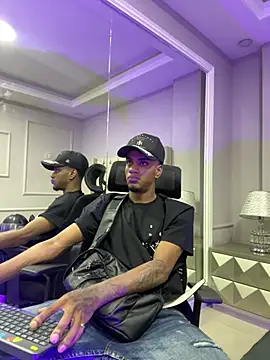 Snapshot of AaronCruz_ chatting on 21, 3, 2025 AaronCruz online show from 21, 3, 2025