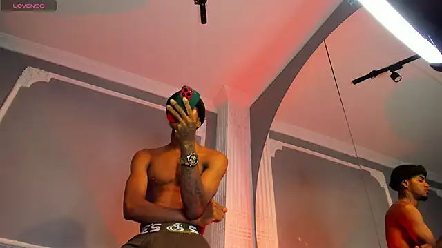 Snapshot of AaronCruz_ chatting on 10, 9, 2025 AaronCruz online show from 10, 9, 2025