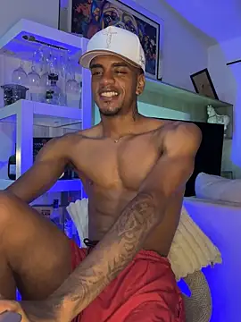 Snapshot of AaronCruz_ chatting on 5, 10, 2025 AaronCruz online show from 5, 10, 2025