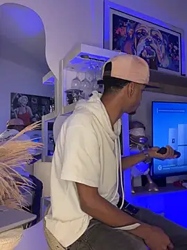 Snapshot of AaronCruz_ chatting on 10, 10, 2025 AaronCruz online show from 10, 10, 2025