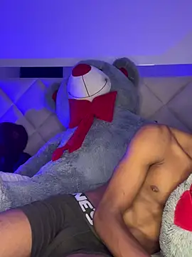 Snapshot of AaronCruz_ chatting on 12, 10, 2025 AaronCruz online show from 12, 10, 2025