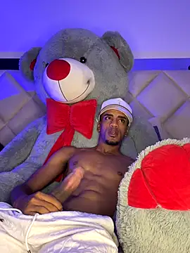 Snapshot of AaronCruz_ chatting on 14, 10, 2025 AaronCruz online show from 14, 10, 2025