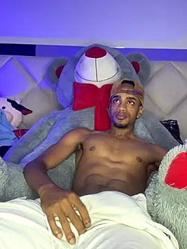 Snapshot of AaronCruz_ chatting on 17, 10, 2025 AaronCruz online show from 17, 10, 2025