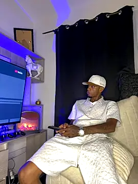 Snapshot of AaronCruz_ chatting on 23, 10, 2025 AaronCruz online show from 23, 10, 2025