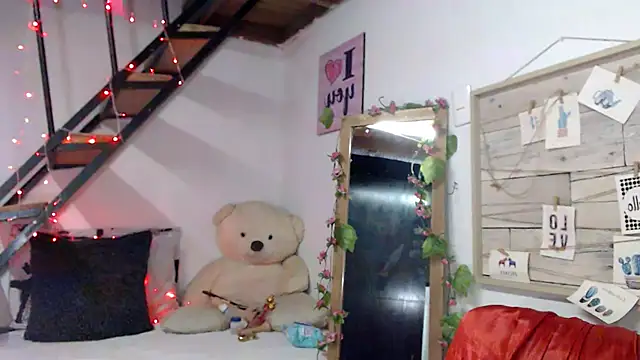 luna sky83 online show from 24, 10, 2025