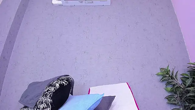 Tiffany mendez online show from 15, 4, 2026