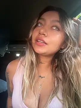 amanda-medrano1 online show from 15, 12, 2025