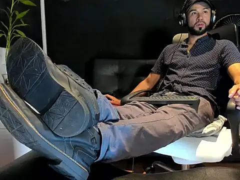 Snapshot of alessandro_wye chatting on 24, 10, 2025 alessandro wye online show from 24, 10, 2025