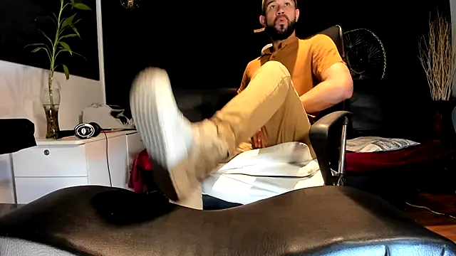 Snapshot of alessandro_wye chatting on 2, 11, 2025 alessandro wye online show from 2, 11, 2025